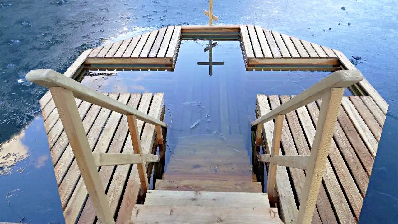 Во имя Отца и Сына и Святого Духа: с праздником Крещения!